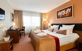 Avalon Hotel & Conferences